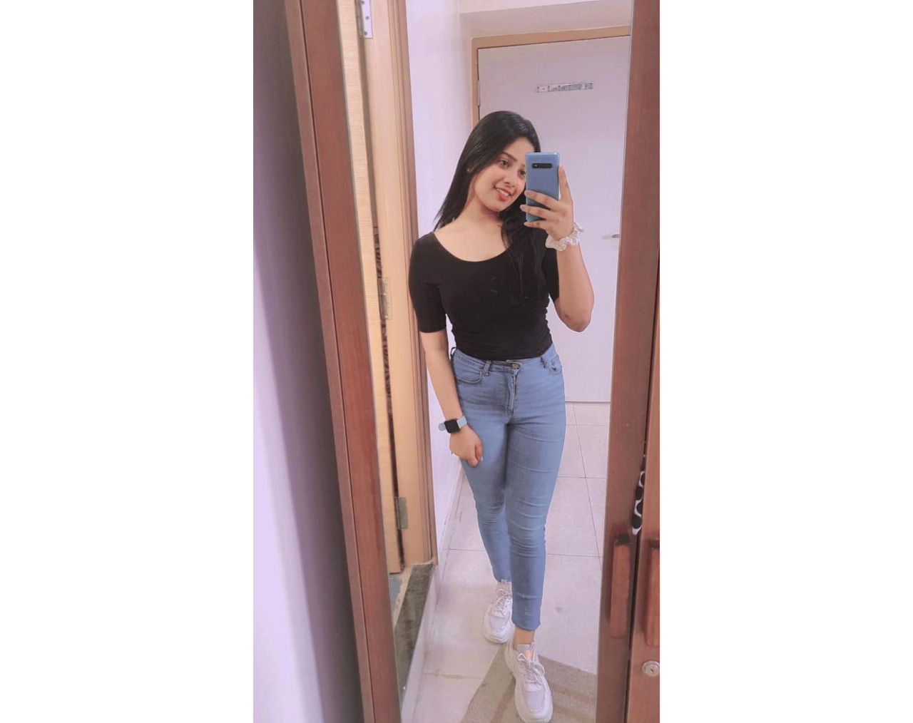 Airport Mumbai Escorts Service with Cash on Delivery for Home and Hotels