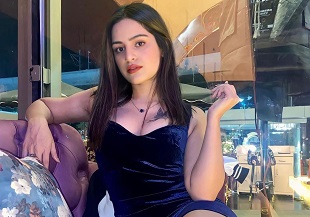 Aarti-Indian-college-escort-in-Aerocity-Delhi